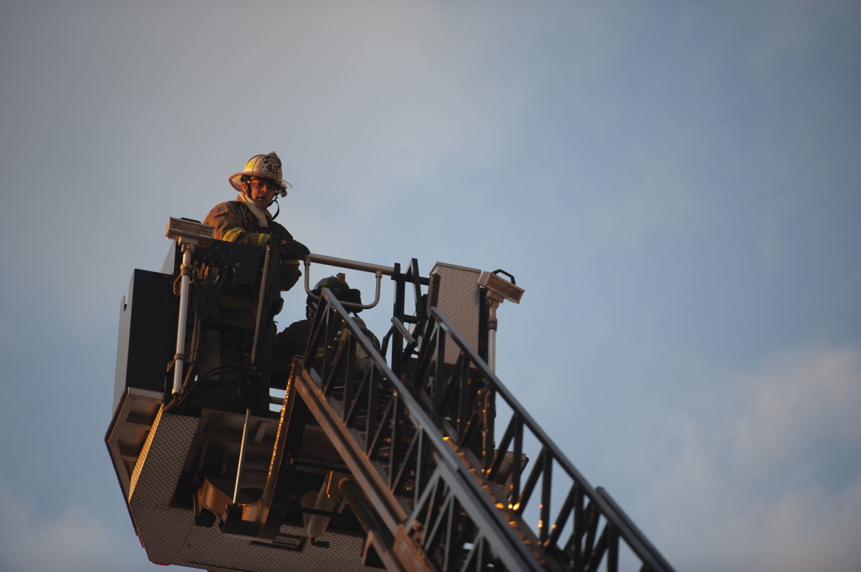 Shores Building Fire 19 (03/21/19)